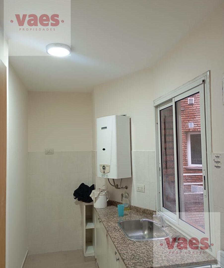 Foto de ALQUILER – Oficina de 50 m² con espacio libre y privado en el Centro de, imagen 5