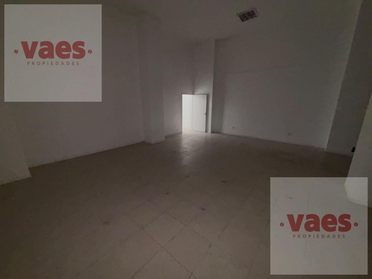Foto de ALQUILER – Oficina de 150m² con privados y seguridad 24hs en el Centro, imagen 1