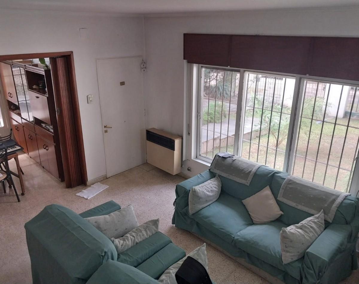 2 Casas en un Amplio Terreno Cochera Semicubierta Se Acepta Permuta por Propiedades en un 70% 4