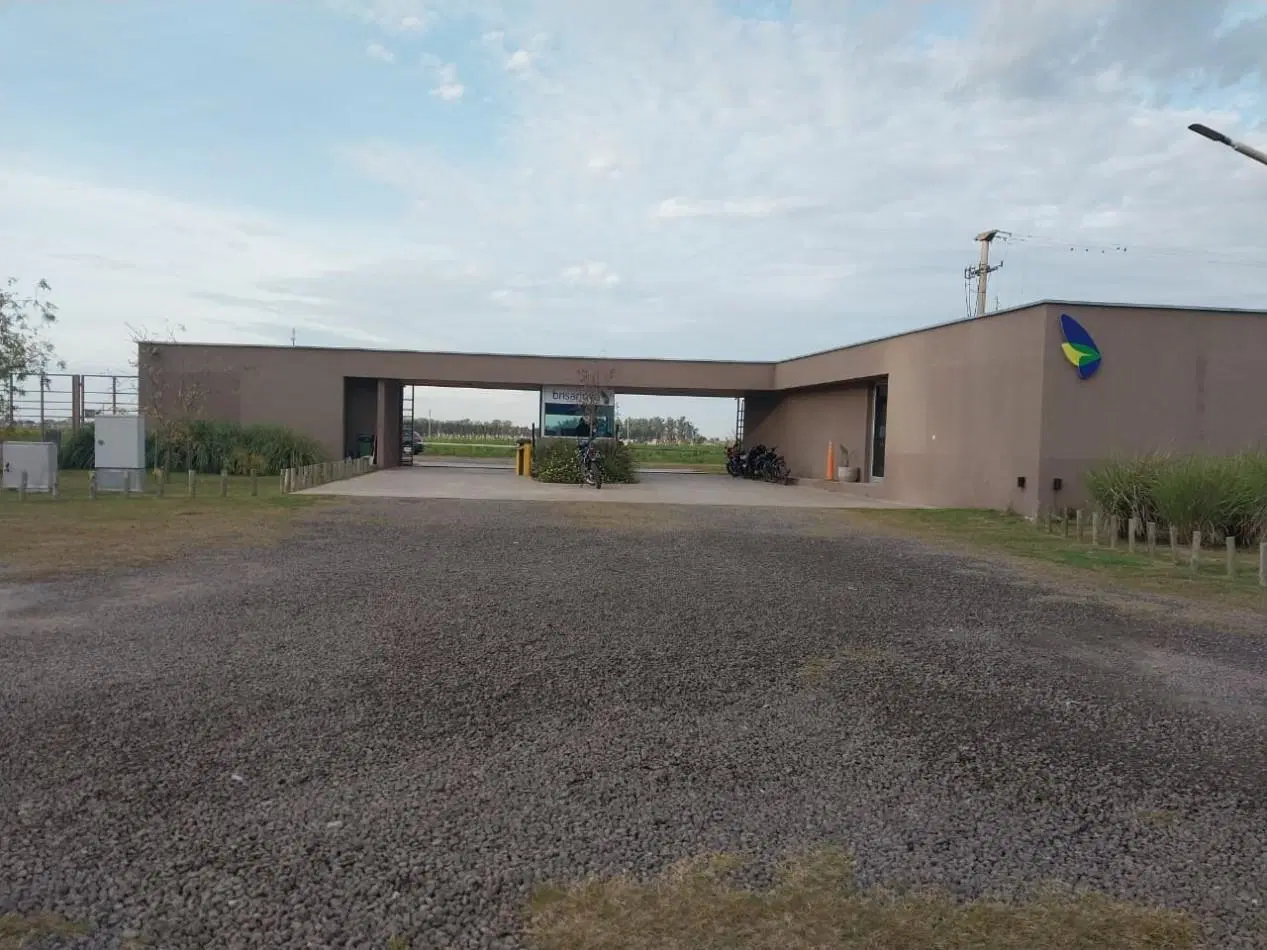 Venta terreno 300 m2 Barrio Privado Brisanova lote N°2 excelente Ubicacion 4