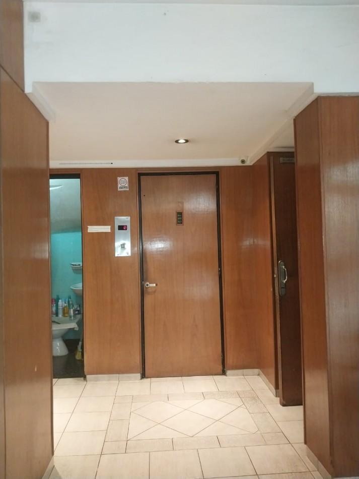 Departamento Semipiso al Frente 2 Dormitorios con Cochera Italia N°164 Valor Negociable