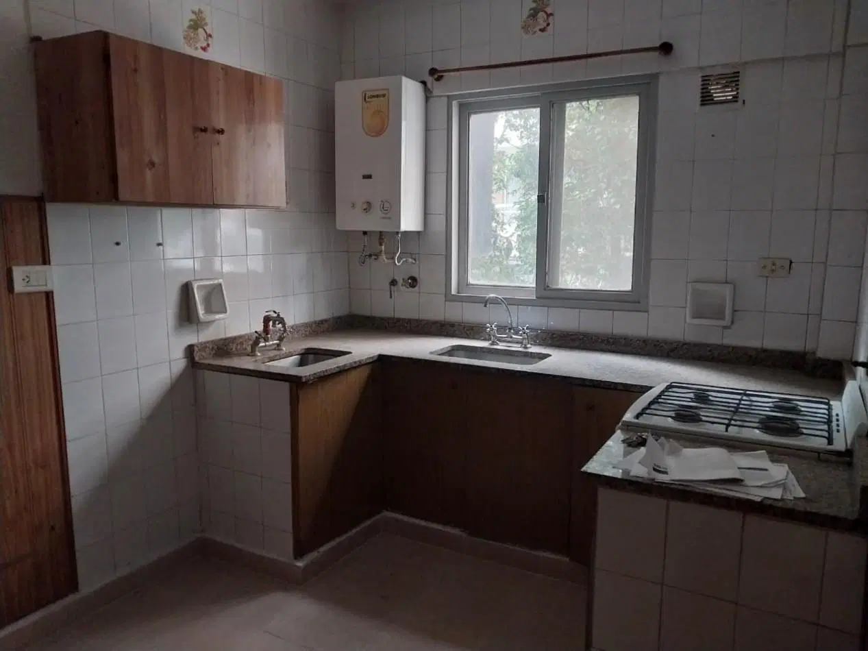 Departamento Semipiso al Frente 2 Dormitorios con Cochera Italia N°164  Valor Negociable 4