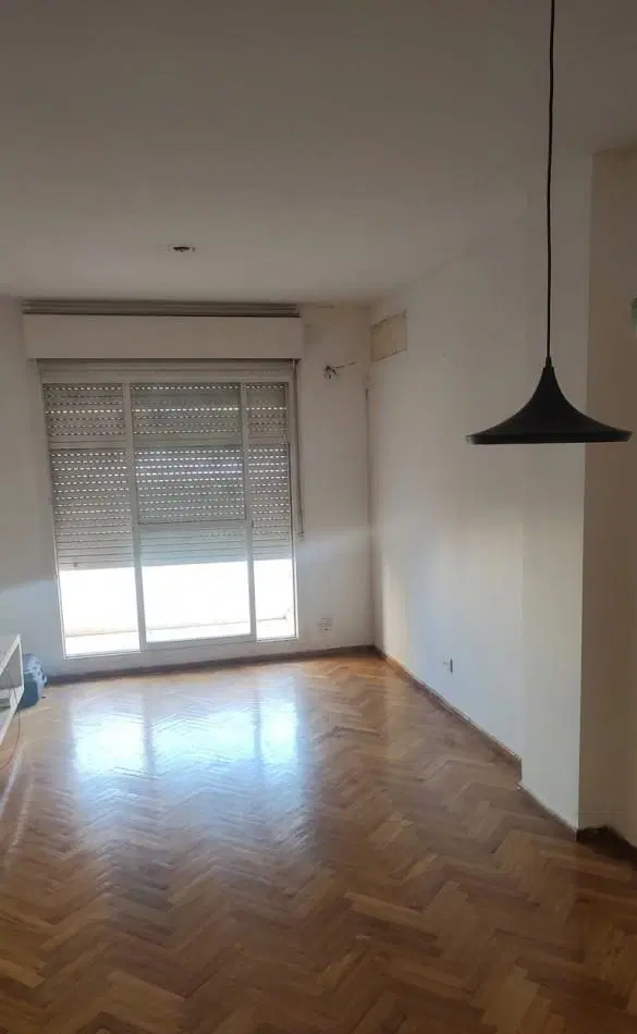 Semipiso al frente 2 dormitorios excelente ubicacion Italia al 1500 3