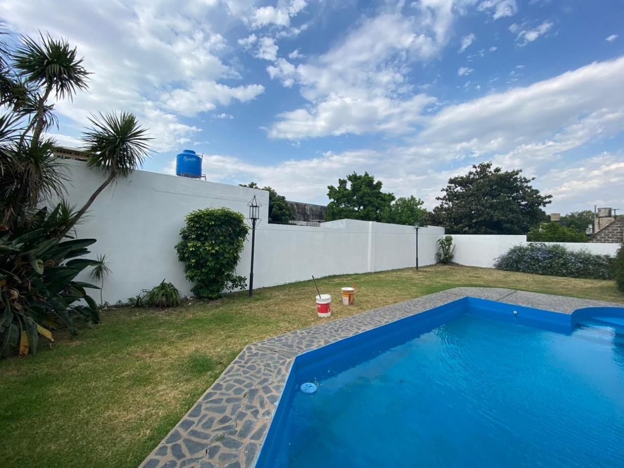 Foto de Casa al frente estilo Chalet en 2 plantas de con 3 Dormitorios cochera, imagen 4