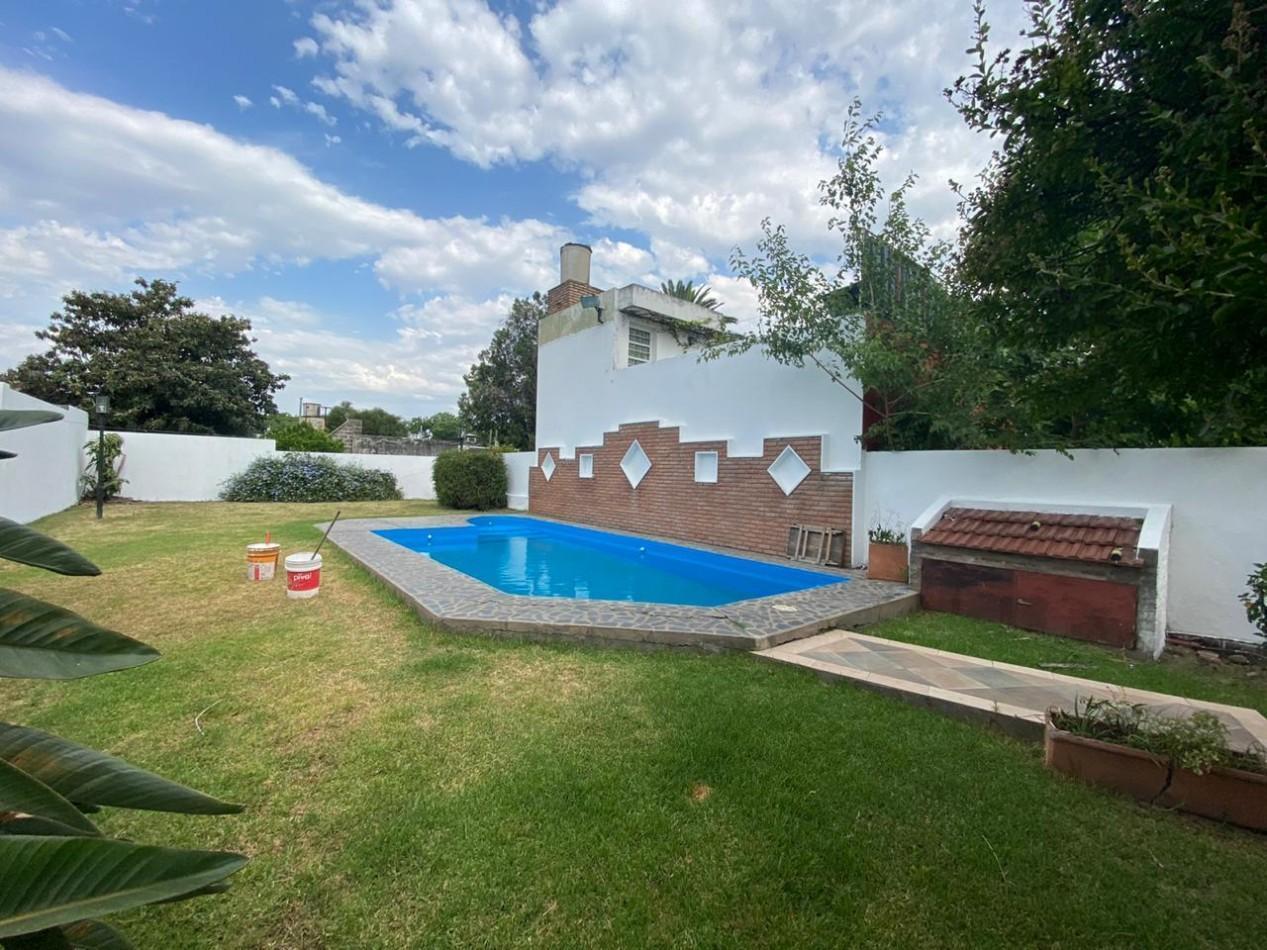 Foto de Casa al frente estilo Chalet en 2 plantas de con 3 Dormitorios cochera, imagen 2