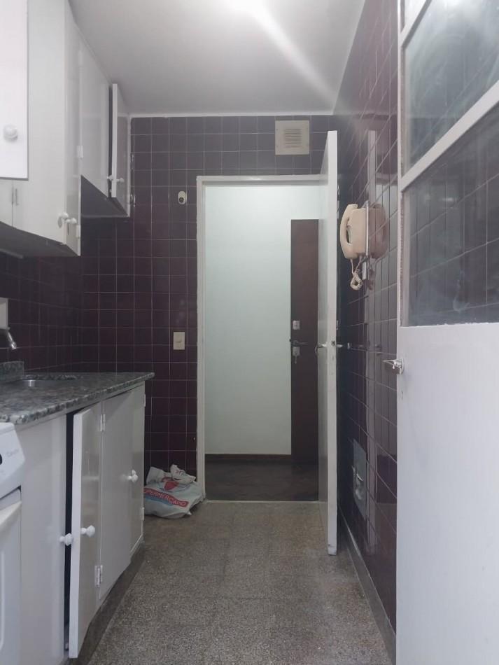 Foto de Departamento amplio al contrafrente 2 dormitorios con placares zona, imagen 3