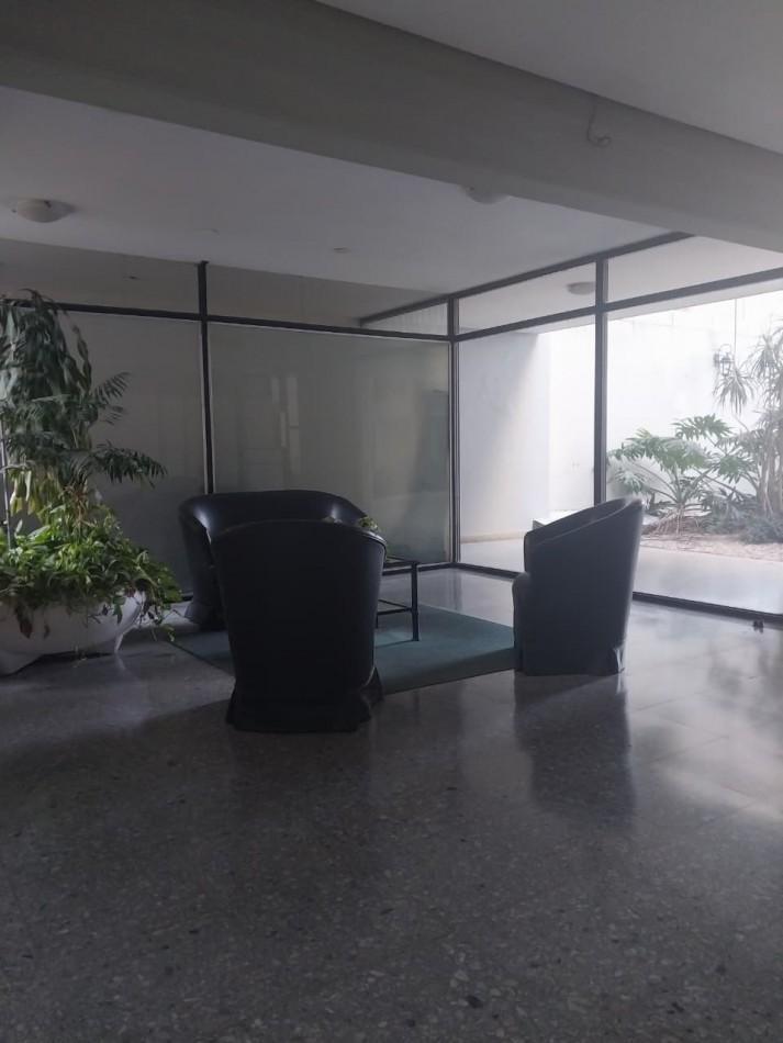 Foto de Departamento amplio al contrafrente 2 dormitorios con placares zona, imagen 1