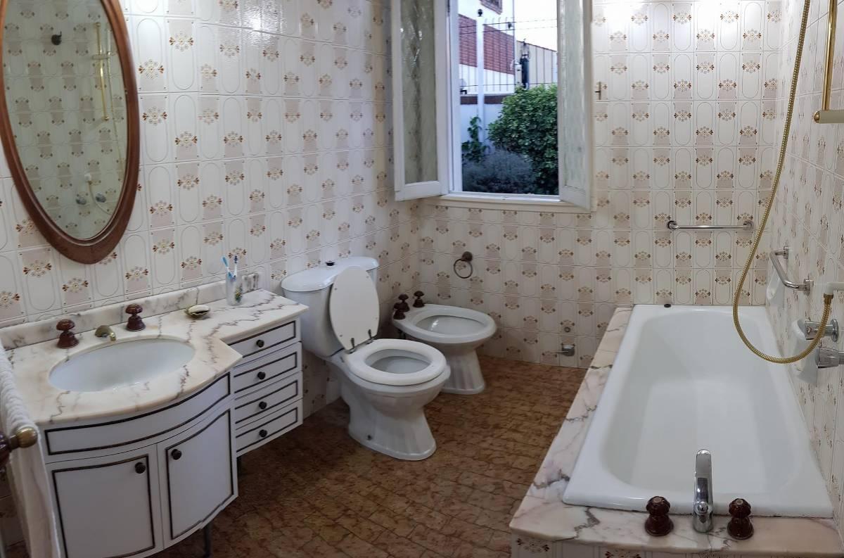 En Venta - Chalet en Lote Propio 4