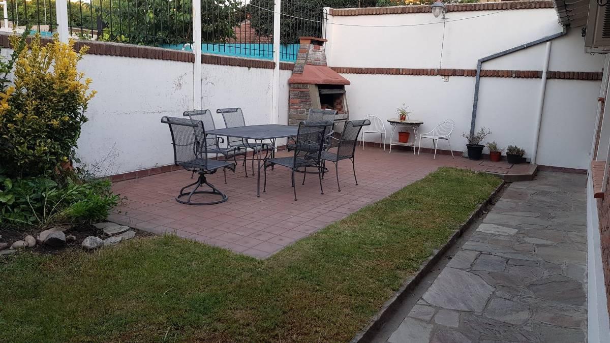 En Venta - Chalet en Lote Propio 3