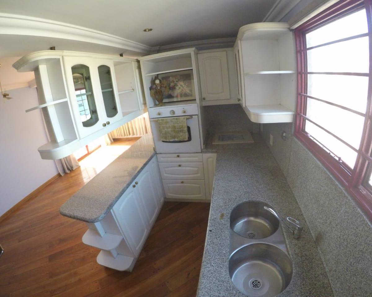 Foto de EN VENTA - Departamento 3 ambientes con terraza propia y cochera, imagen 2