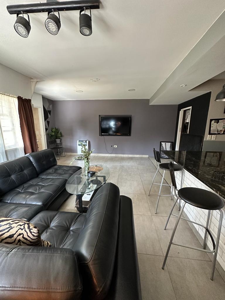Foto de EN VENTA - CASA AMERICANA 3 AMBIENTES - EL PALOMAR, imagen 2