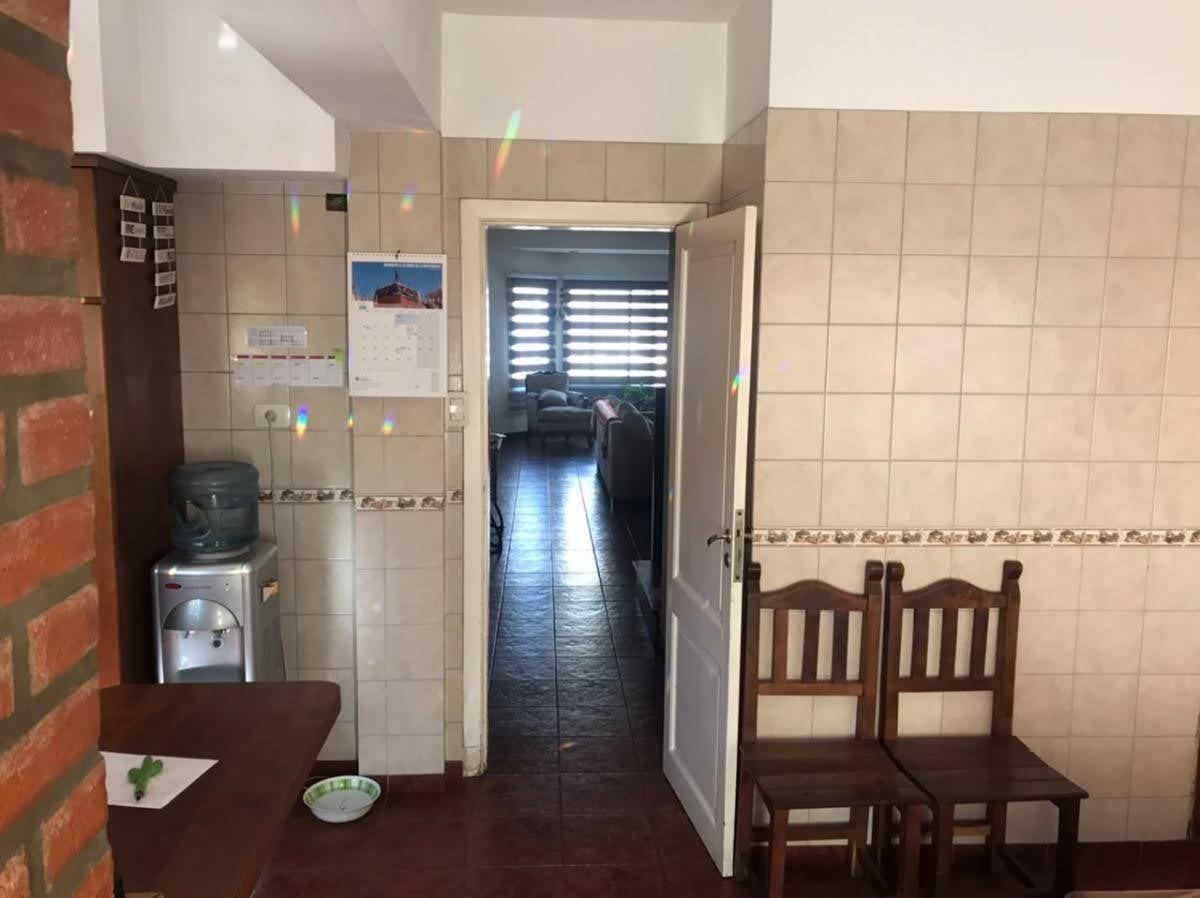En Venta - Hermoso Chalet 6 Ambientes en Barrio Guemes