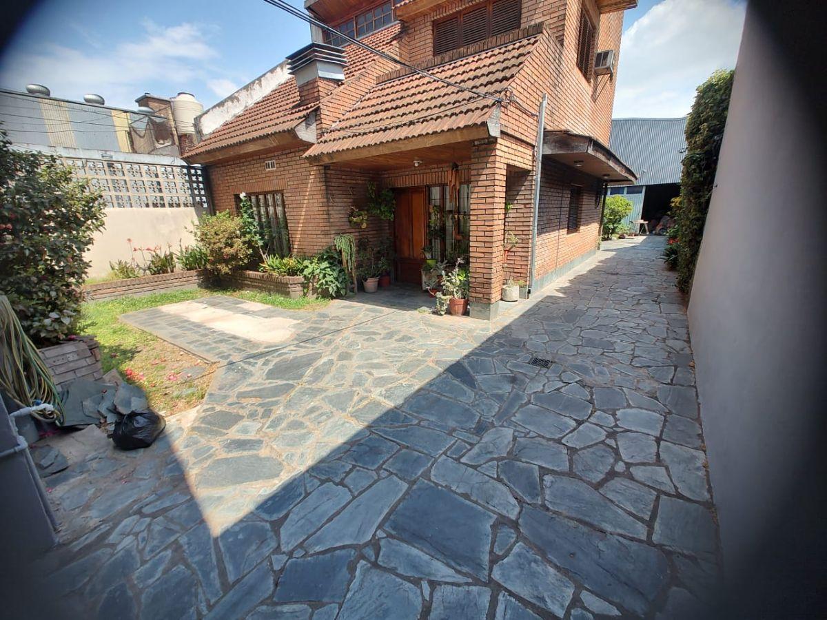 EN VENTA - CHALET 4 ambientes con galpón - Haedo/Morón