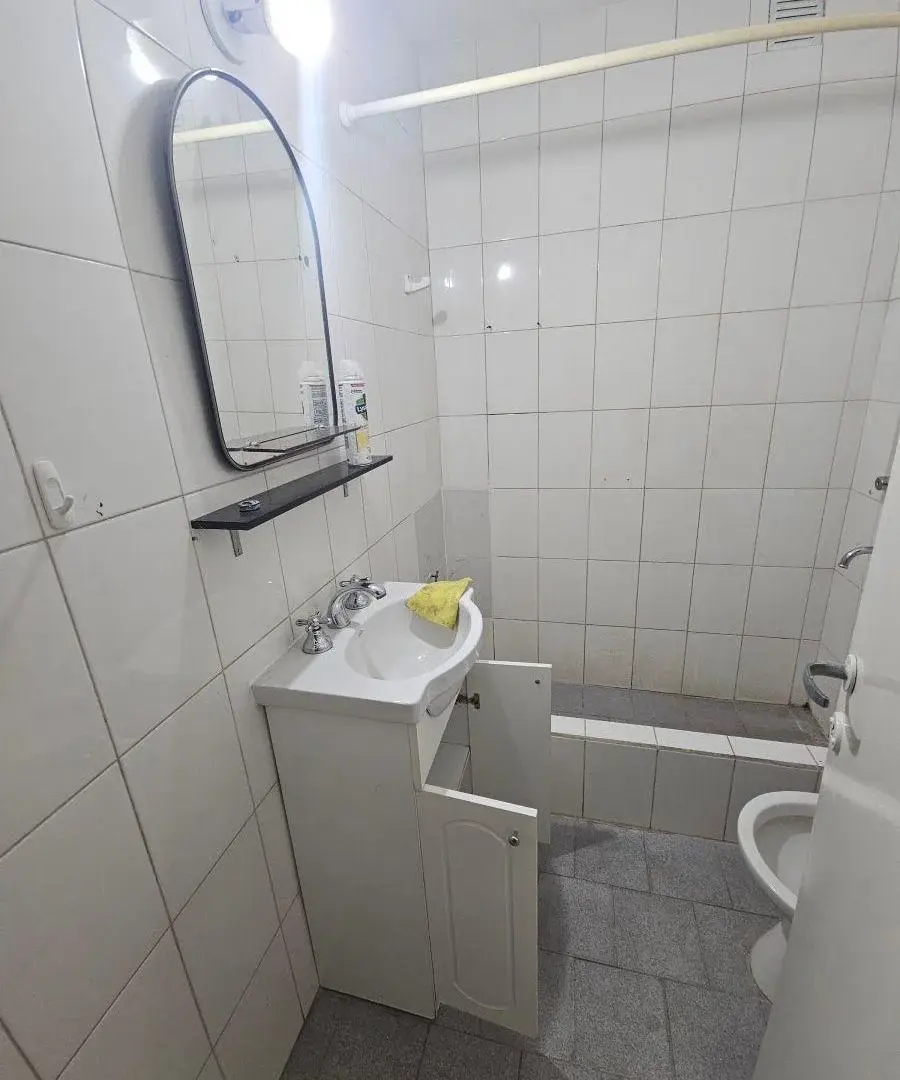 EN ALQUILER O VENTA - DEPARTAMENTO 2 AMBIENTES 1ER PISO 2