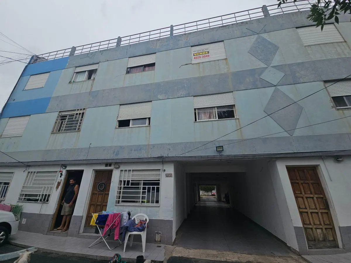 EN ALQUILER O VENTA - DEPARTAMENTO 2 AMBIENTES 1ER PISO 5
