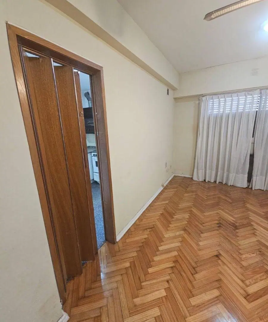 EN ALQUILER - DEPARTAMENTO 2 AMBIENTES RAMOS MEJIA - USO PROFESIONAL 3