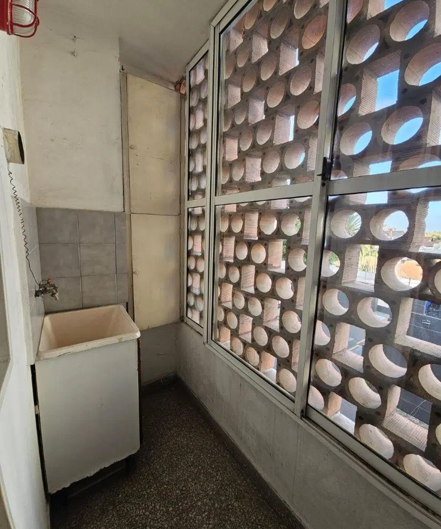 EN ALQUILER - DEPARTAMENTO 2 AMBIENTES RAMOS MEJIA - USO PROFESIONAL 4