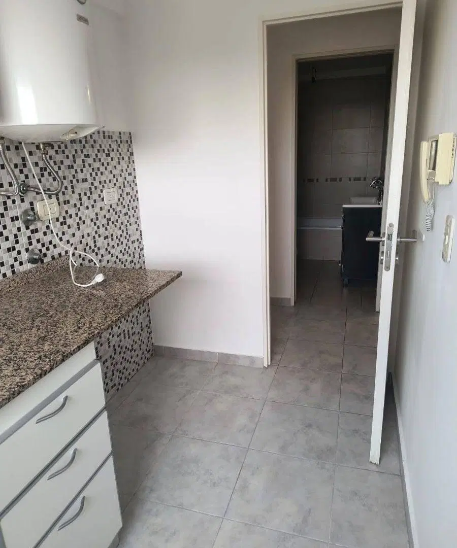 EN ALQUILER - DEPARTAMENTO MONOAMBIENTE HAEDO 3