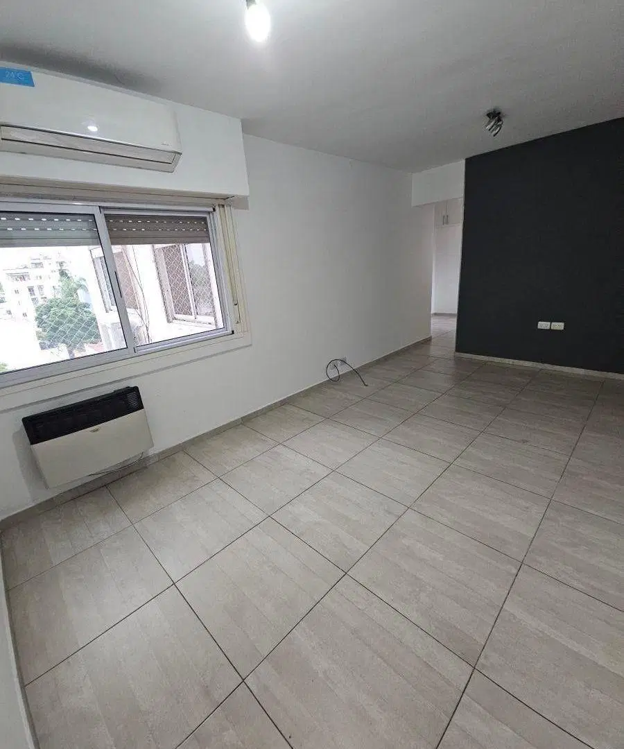 En Alquiler - Hermoso Depto de 3 Ambientes en Ramos Mejía con Cochera Cubierta. 2