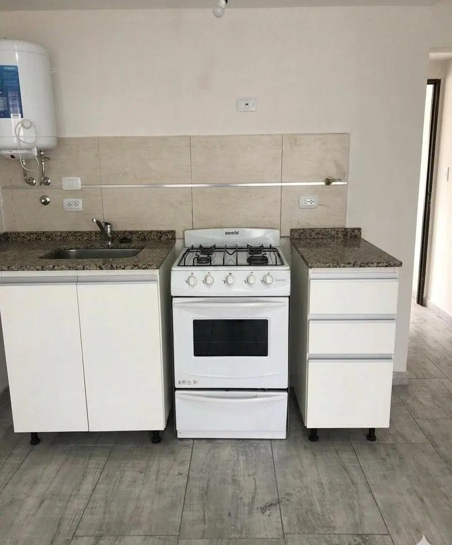 En Alquiler - Departamento 2 Ambientes con Terraza Propia 2
