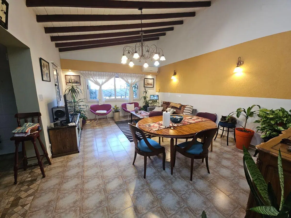 Chalet VENTA a 3 c/ESTACION HAEDO. 8