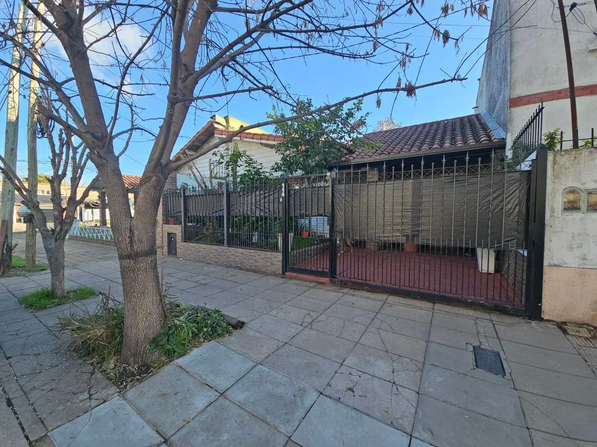 Chalet VENTA a 3 c/ESTACION HAEDO. 4