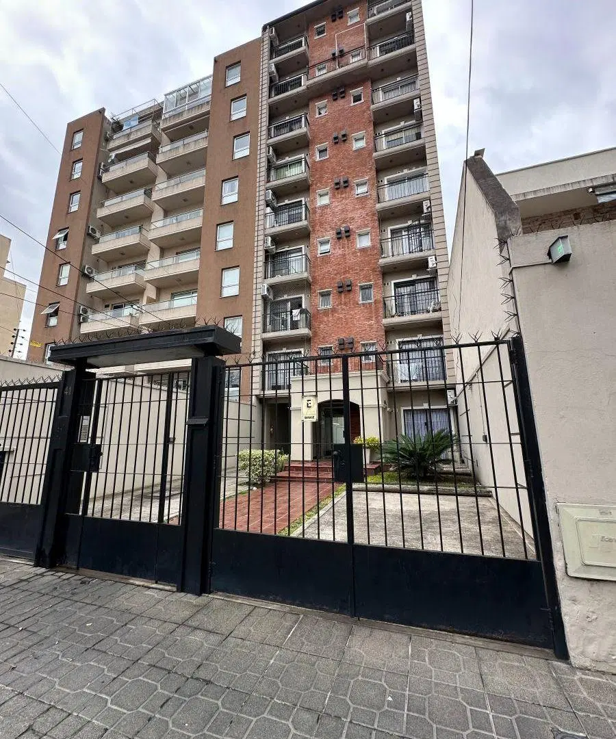 EN ALQUILER - DEPARTAMENTO SEMIPISO 2 AMBIENTES CON BALCON AL FRENTE - HAEDO CENTRO 8