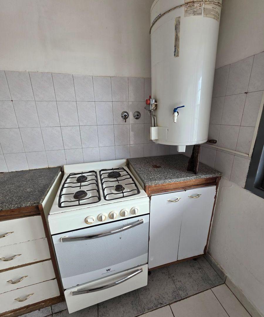 Foto de EN ALQUILER - PH 3 AMBIENTES EN PLANTA ALTA CON PATIO SIN EXPENSAS, imagen 3
