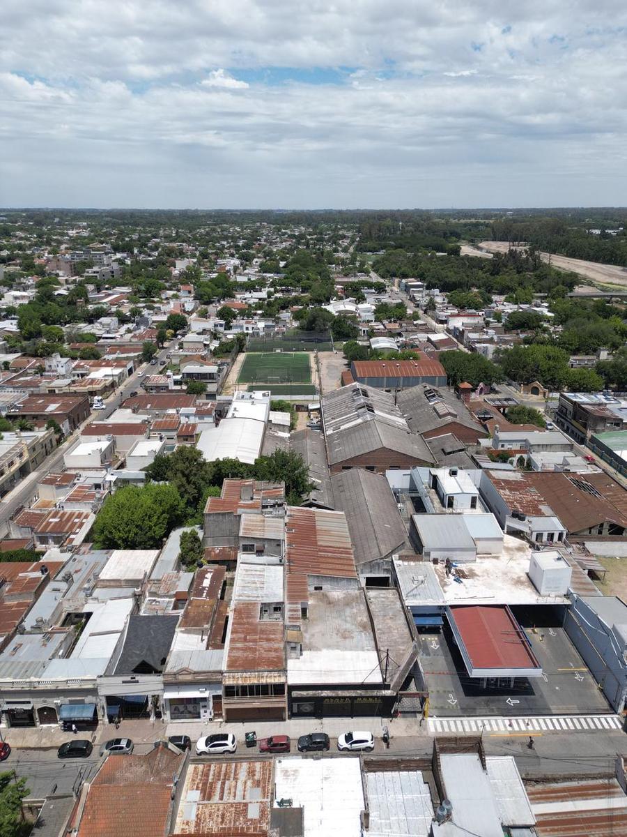 Excelente Propiedad Centrica en Venta - Amplitud de Rubros Comerciales 5