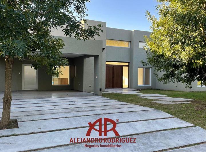 Casa 3 dormitorios en B° La Concepción de Luján