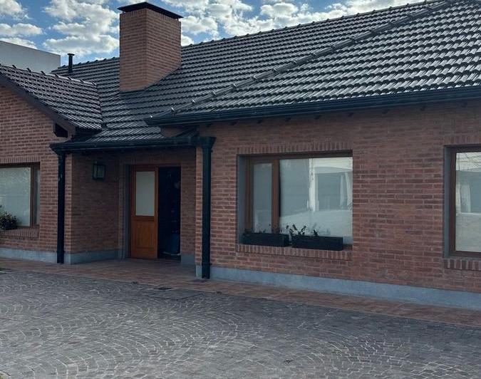 Foto de Excelente Casa de 4 Dormitorios en La Concepcion de Lujan, imagen 2