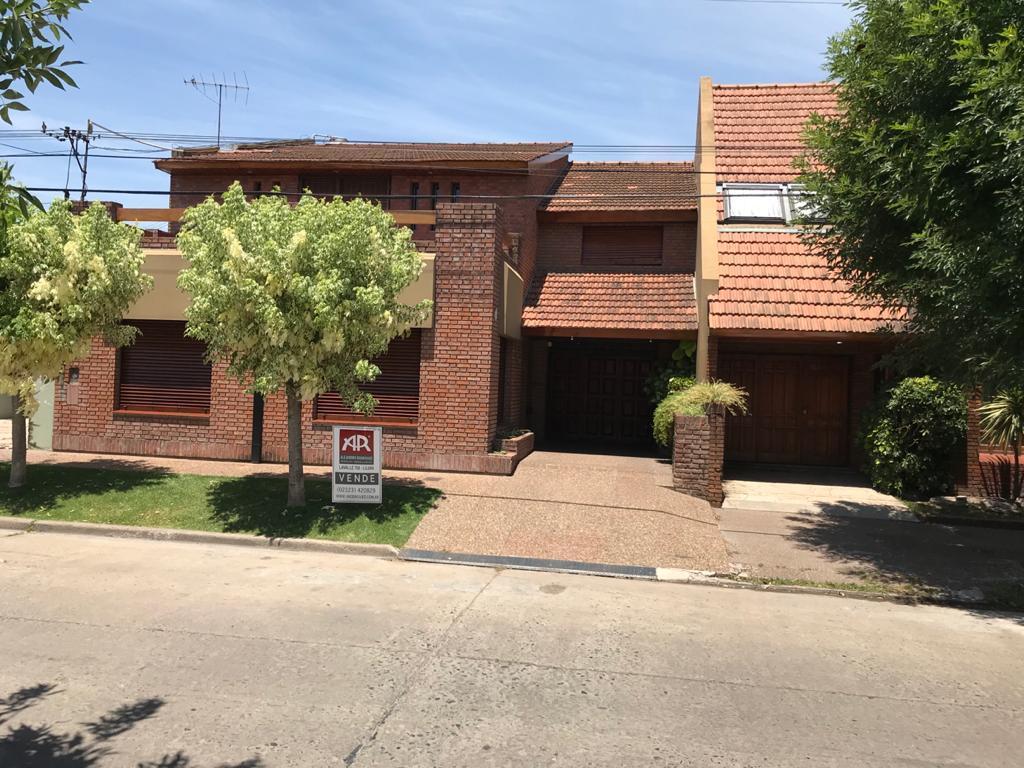 Casa en calle Ituzaingó, Luján
