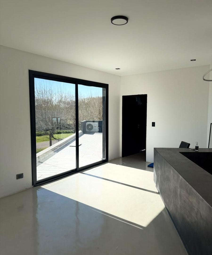 Foto de Hermosa Casa 5 ambientes en el Haras San Pablo, imagen 3