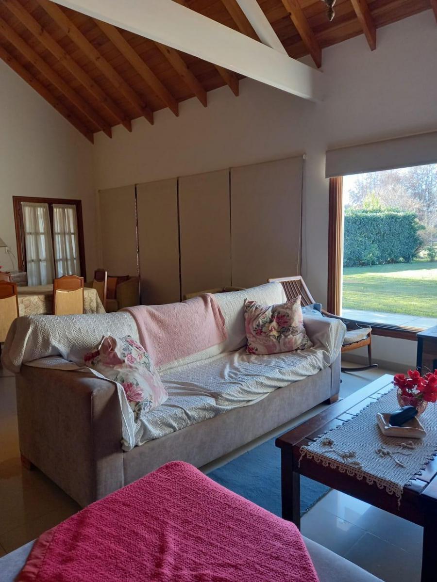 Foto de Venta Casa 5 ambientes - Barrio San Patricio, imagen 2