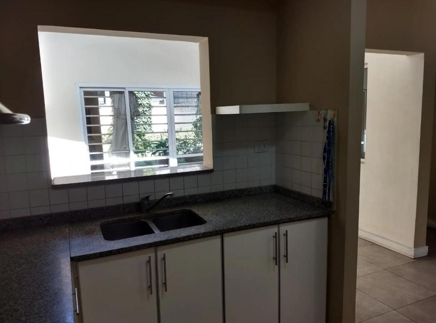 Foto de Casa de 4 amb en ALQUILER, Riobamba al 1300 Merlo Sur, imagen 1