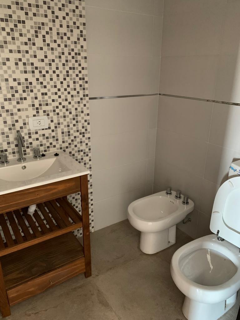 Depto. 2 amb al frente en Villa Luzuriaga - SE VENDE ALQUILADO - IDEAL INVERSOR