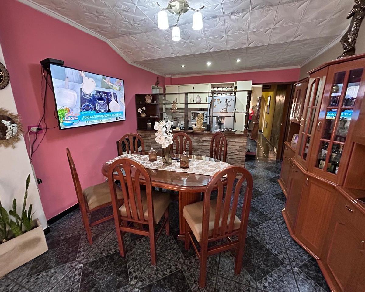 Tipo Casa 3 amb en PB al Frente en San Justo (Villa Constructora)