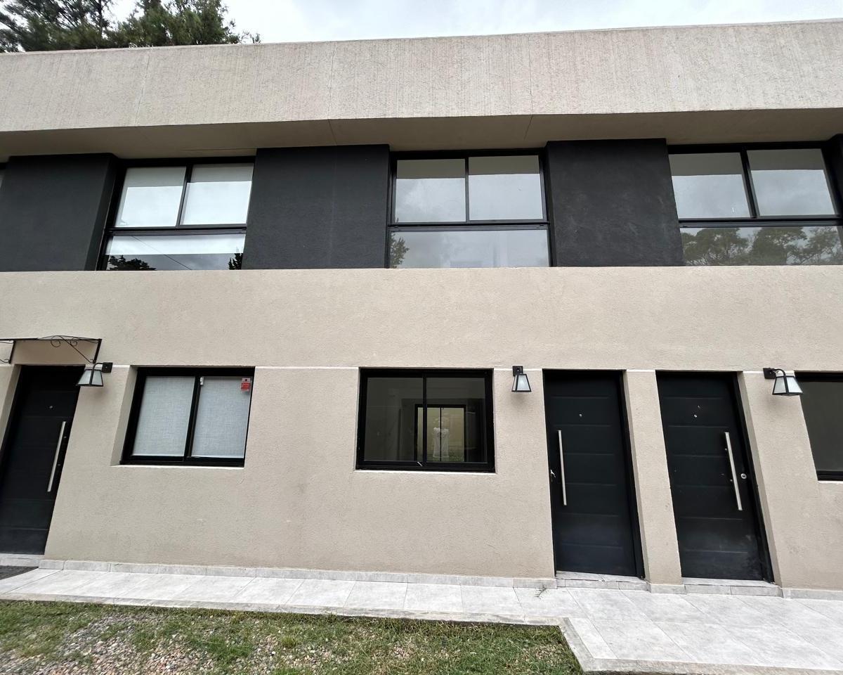 Dúplex 3 amb amplios en Contrafrente "A ESTRENAR" en Villa Tesei / Parque Leloir