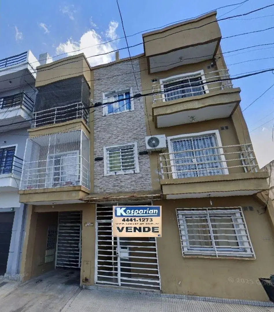 Depto. 2 amb con terraza propia en I. Casanova Centro SE VENDE ALQUILADO 1