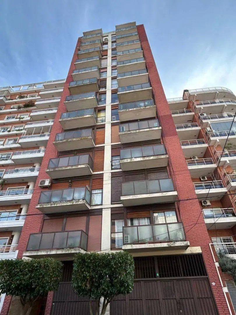Depto. 2 amb en Ramos Mejía Centro 2