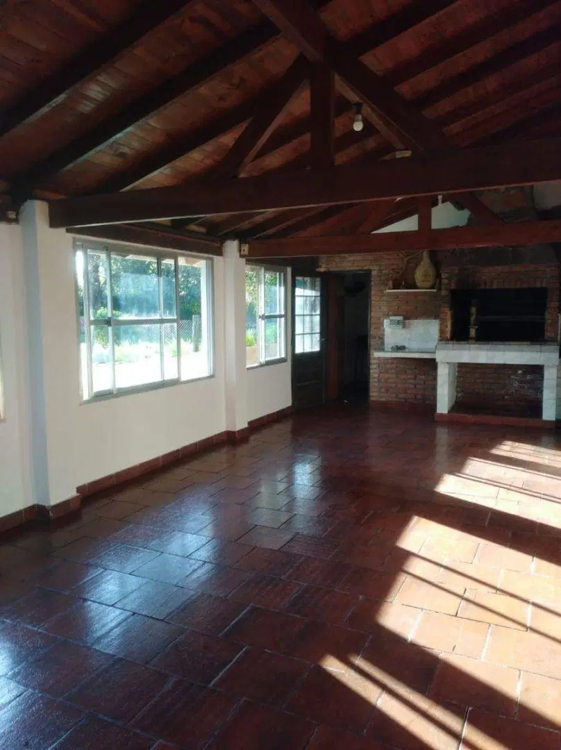 Casaquinta con piscina s/lote 25 x 77 en González Catán 3
