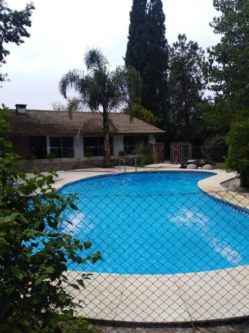 Casaquinta con piscina s/lote 25 x 77 en González Catán 5