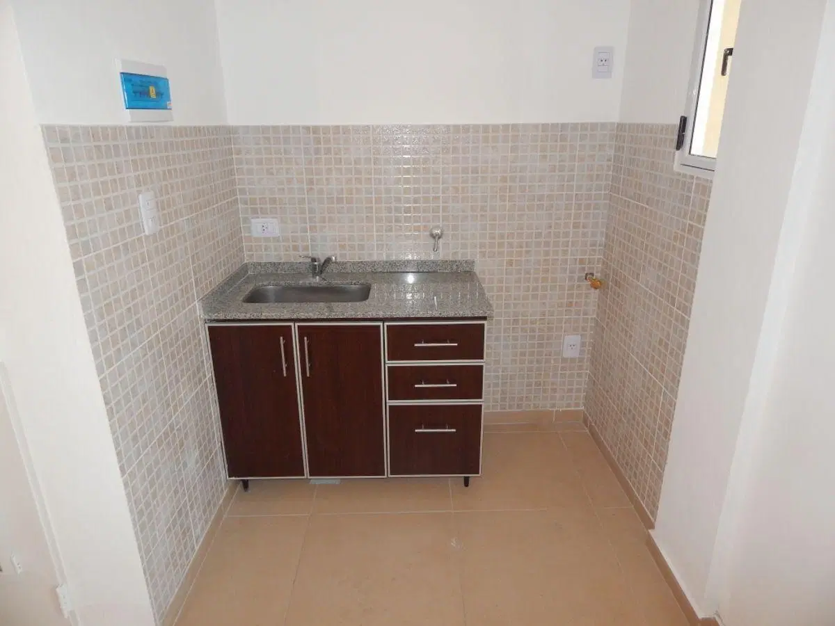 Depto. 2½ amb con terraza propia en Isidro Casanova Centro 5