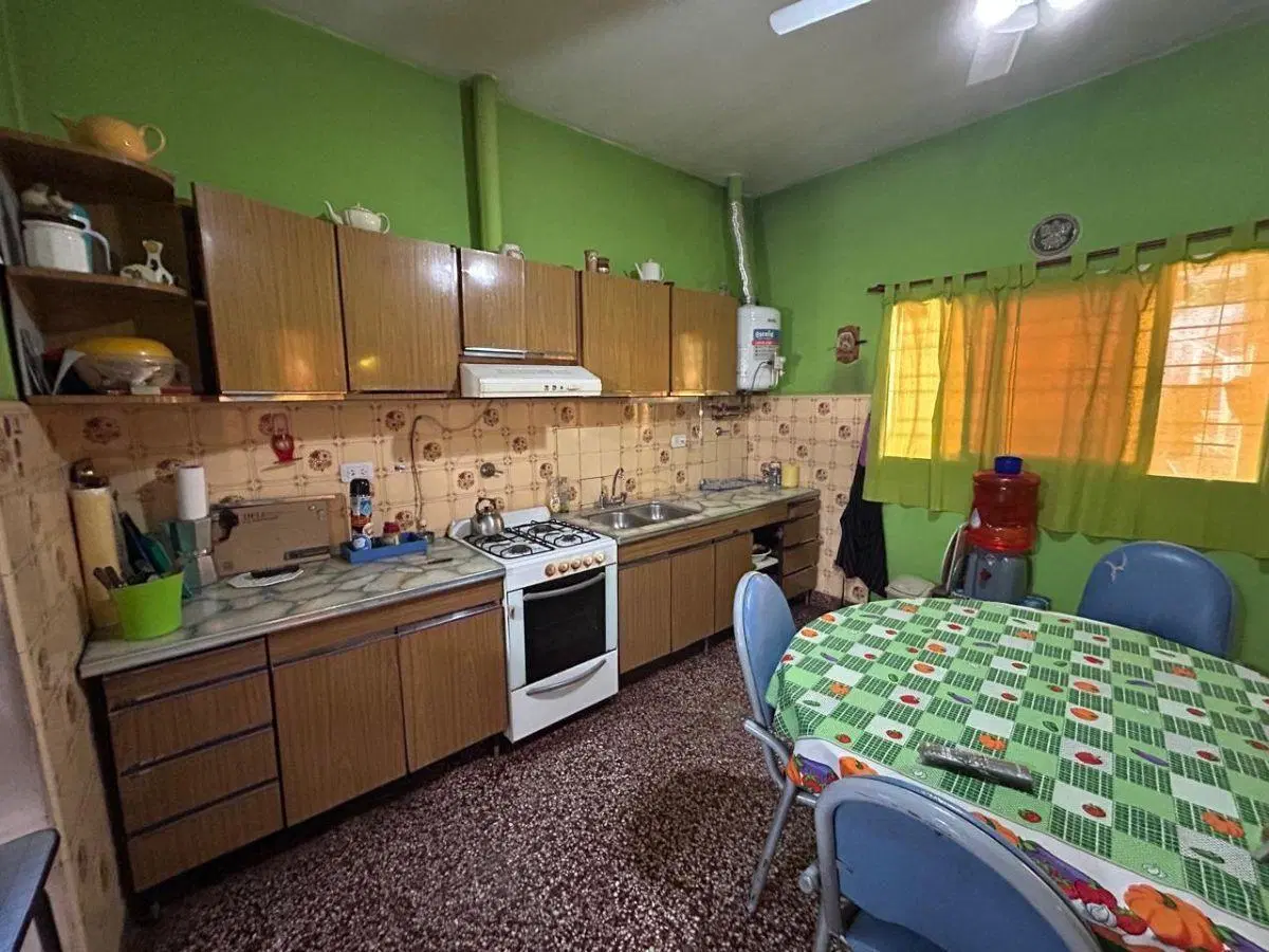 Casa 4 amb con cochera en Isidro Casanova (Bº San Carlos) 4