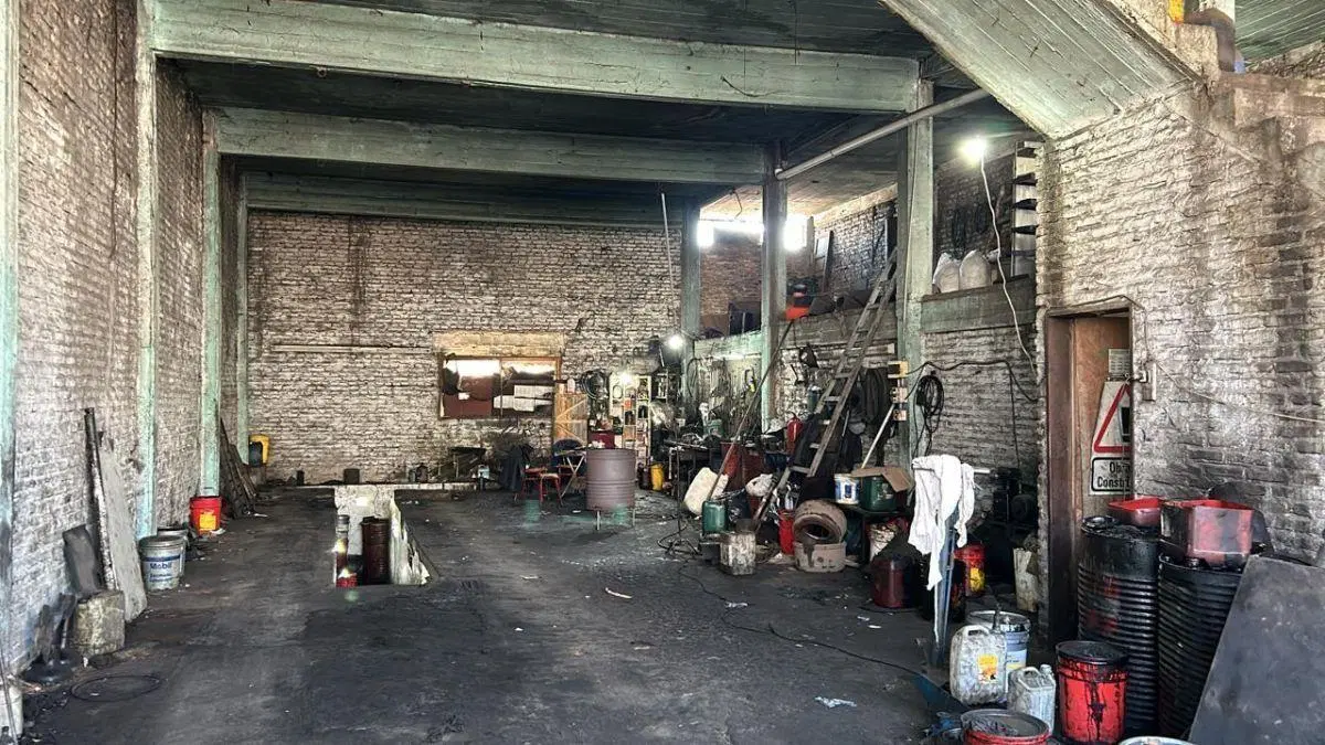 Galpón 150 m2 + 2 casas 3 amb "todo en block" en Rafael Castillo s/Av. Polledo 4