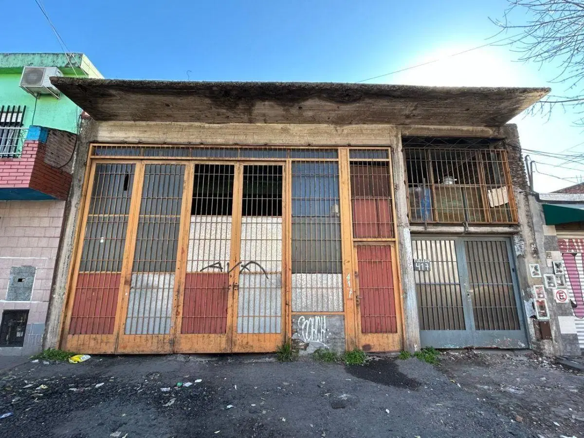 Galpón 150 m2 + 2 casas 3 amb "todo en block" en Rafael Castillo s/Av. Polledo 2