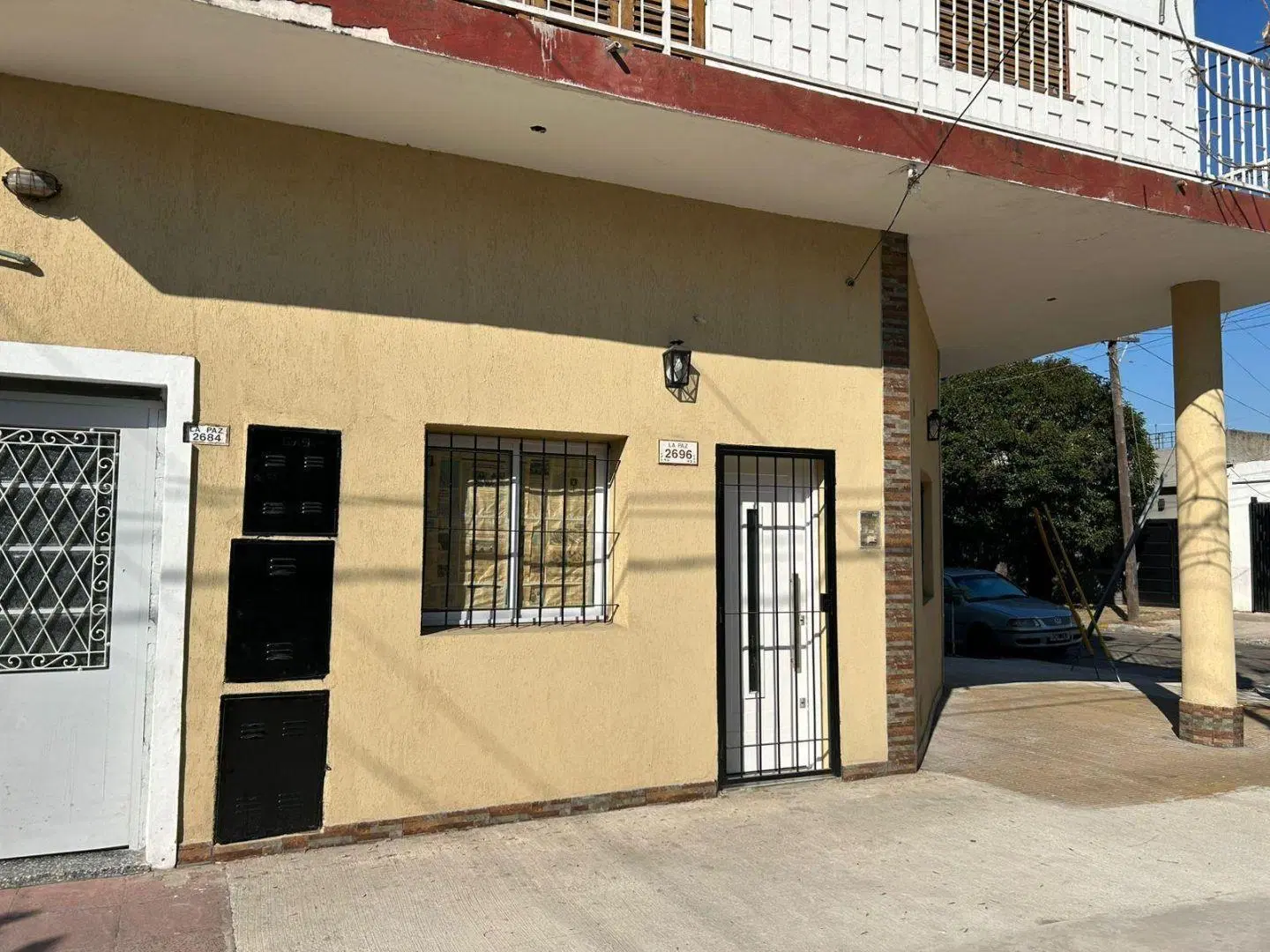 Depto. Tipo Casa 2 amb al frente "REFACCIONADO A NUEVO!!!" en V. Luzuriaga 1