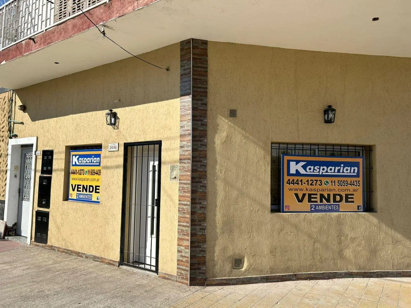 Depto. Tipo Casa 2 amb al frente "REFACCIONADO A NUEVO!!!" en V. Luzuriaga 3