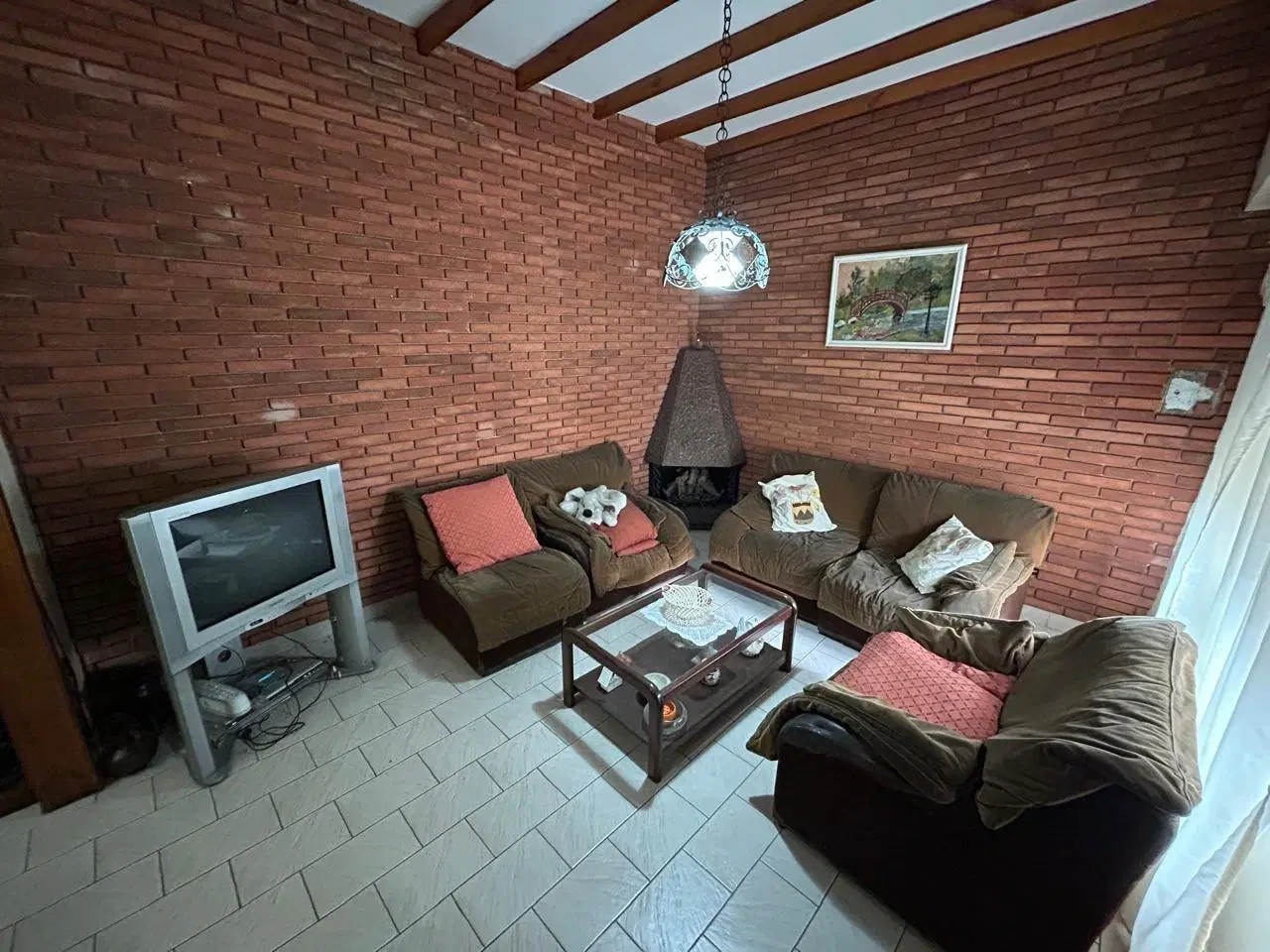 Casa 3 amb amplios con fondo y quincho en Lomas del Mirador 2