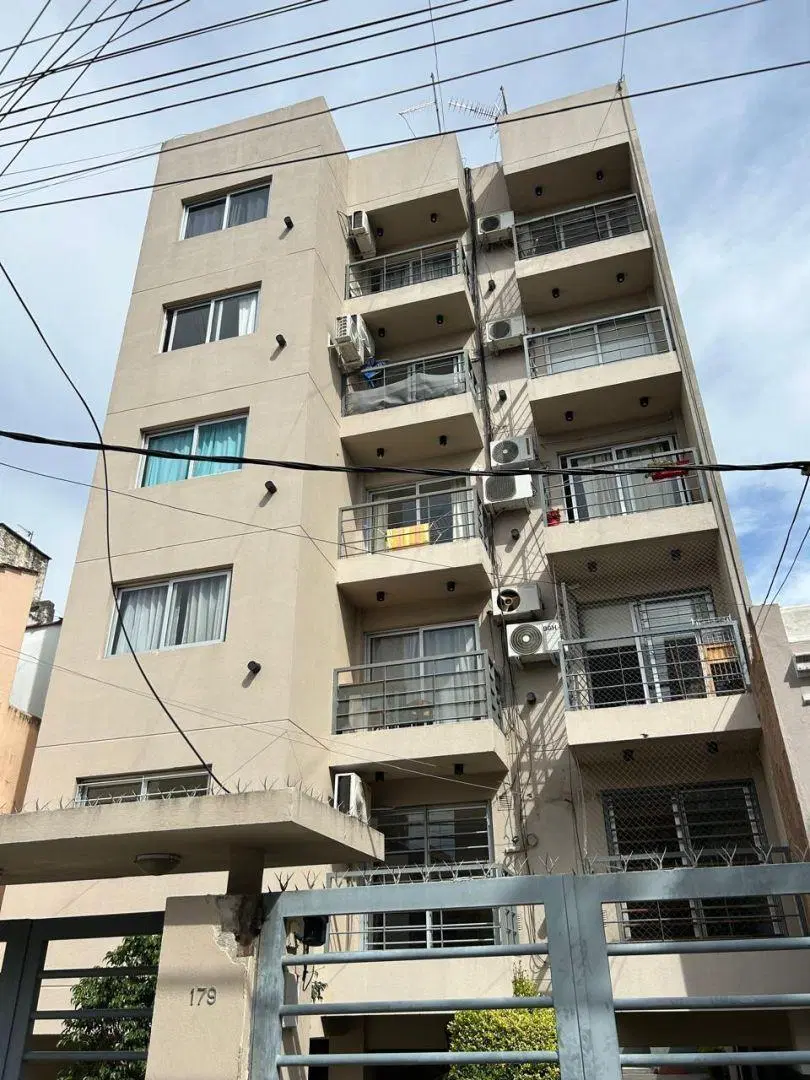 Depto. 2½ amb moderno en Haedo Sur 5